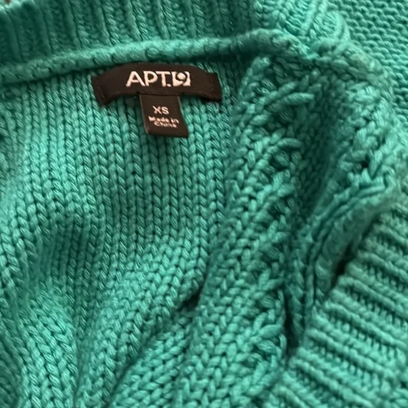 Apt. 9 Sweater - Picture 3 of 3